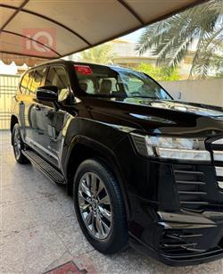 تۆیۆتا لاند کروزەر